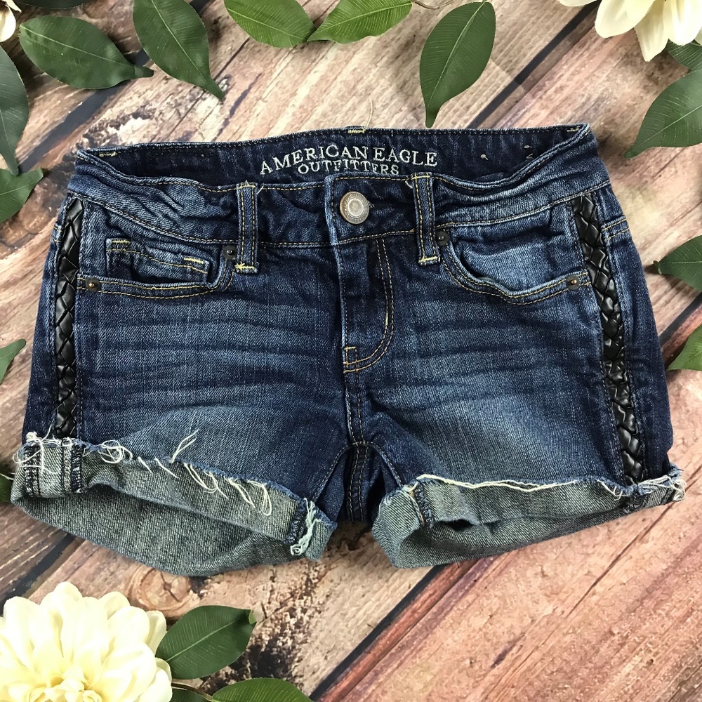 American Eagle Size 00 Braided Black Trim Shorts